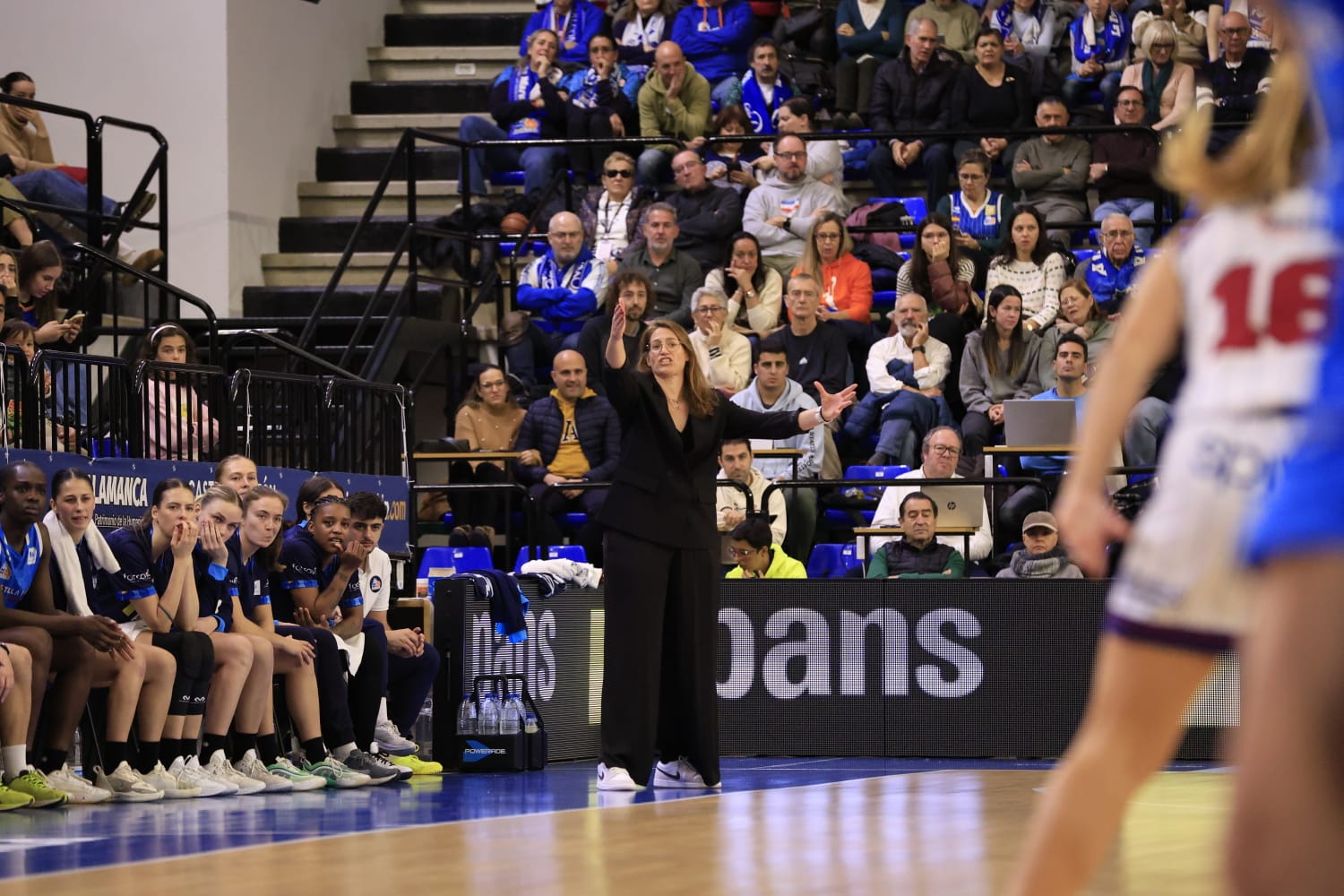 El partido Avenida - Lointek Gernika, en imágenes