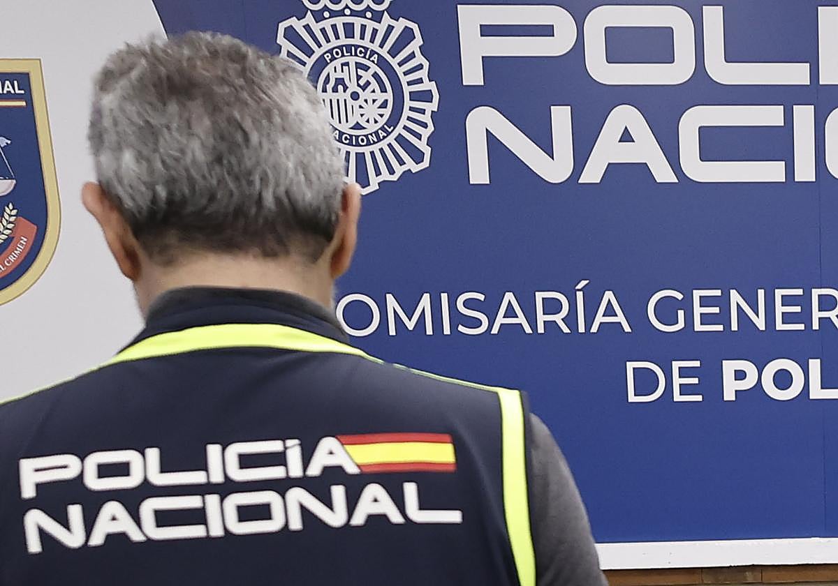Detenido un ladrón de viviendas en Salamanca que usaba la técnica de colocación de testigos en la puerta