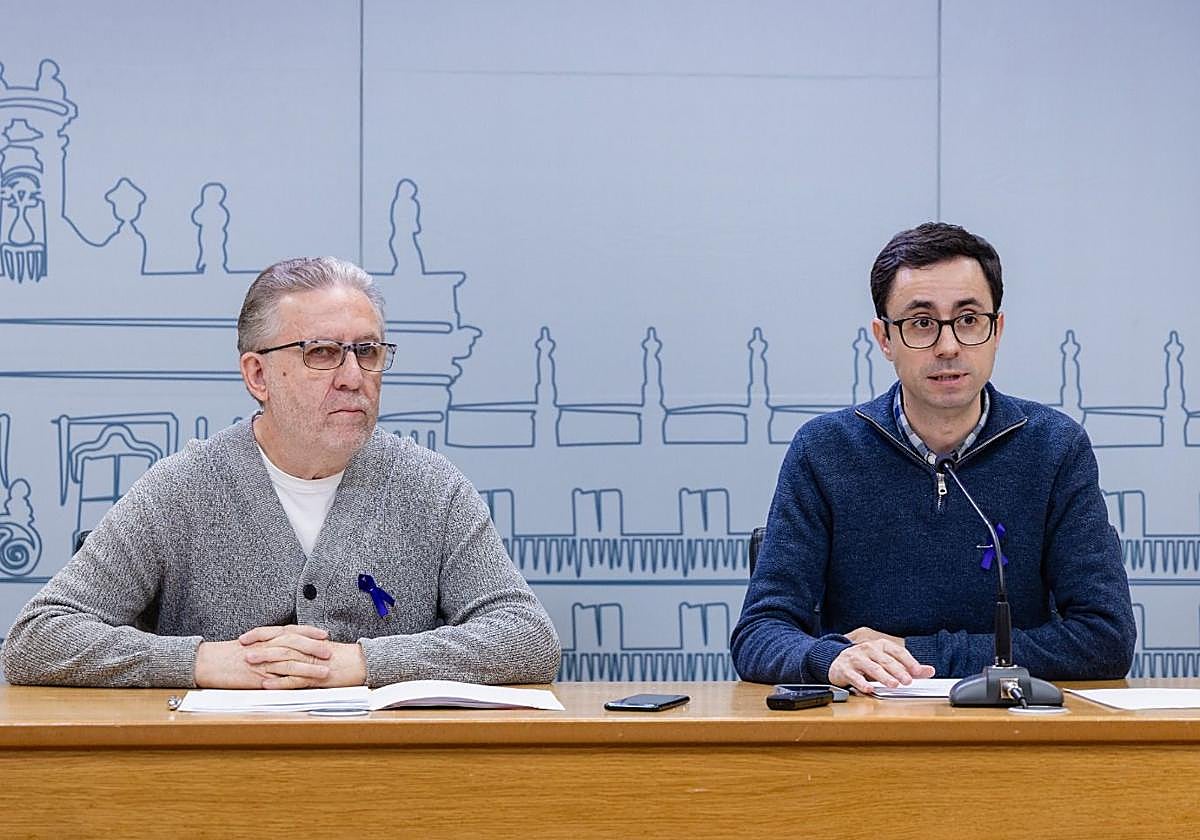 Los concejales socialistas Fidel Francés y José Luis Mateos.