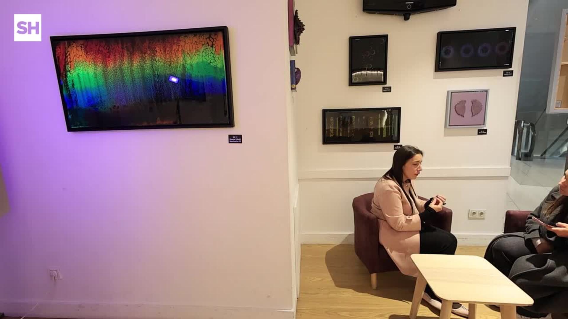 Descubrimos la exposición 'First Solo Exhibition' de la artista salmantina Ruth en el Centro Comercial El Tormes