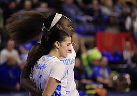 Soriano y Djaldi-Tabdi, este miércoles durante el partido de las salmantinas