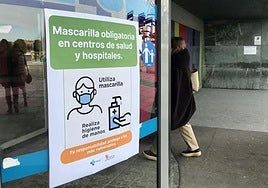 Recomendación de mascarilla y lavado de manos en un Hospital.