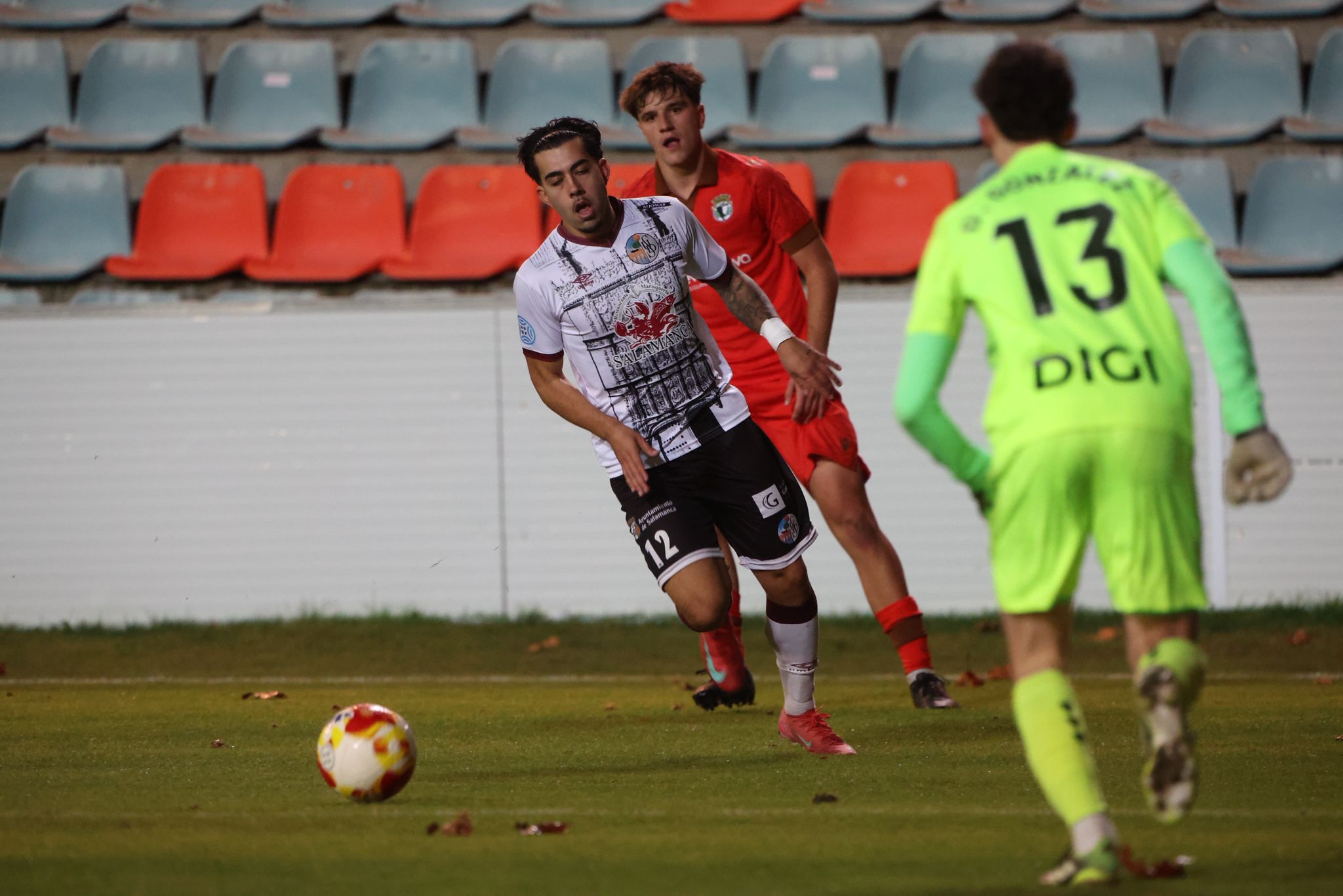 El partido entre el Salamanca CF UDS y el Burgos B, en imágenes