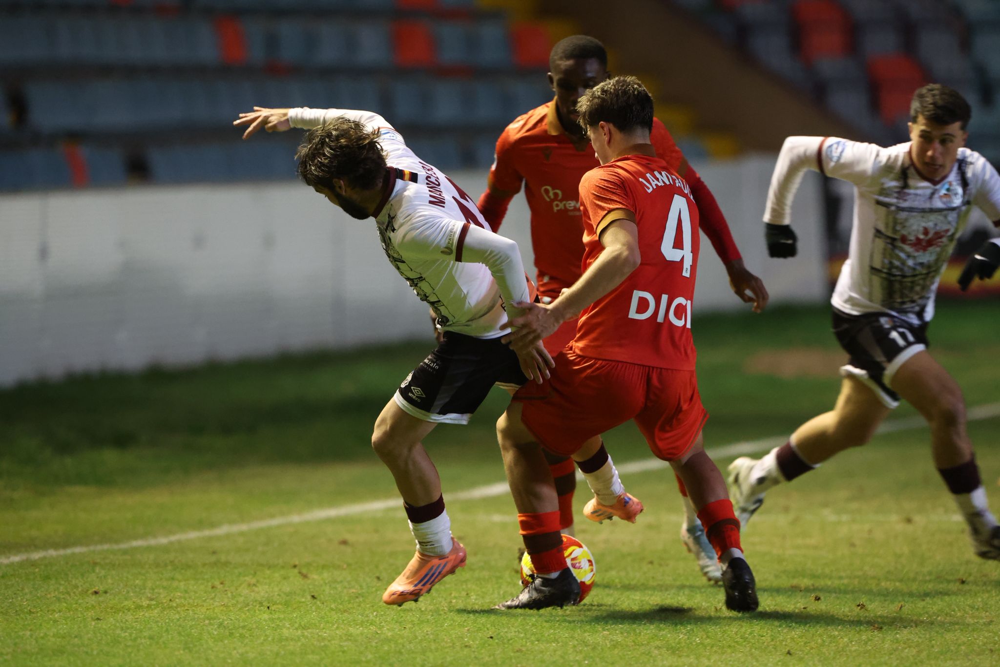 El partido entre el Salamanca CF UDS y el Burgos B, en imágenes