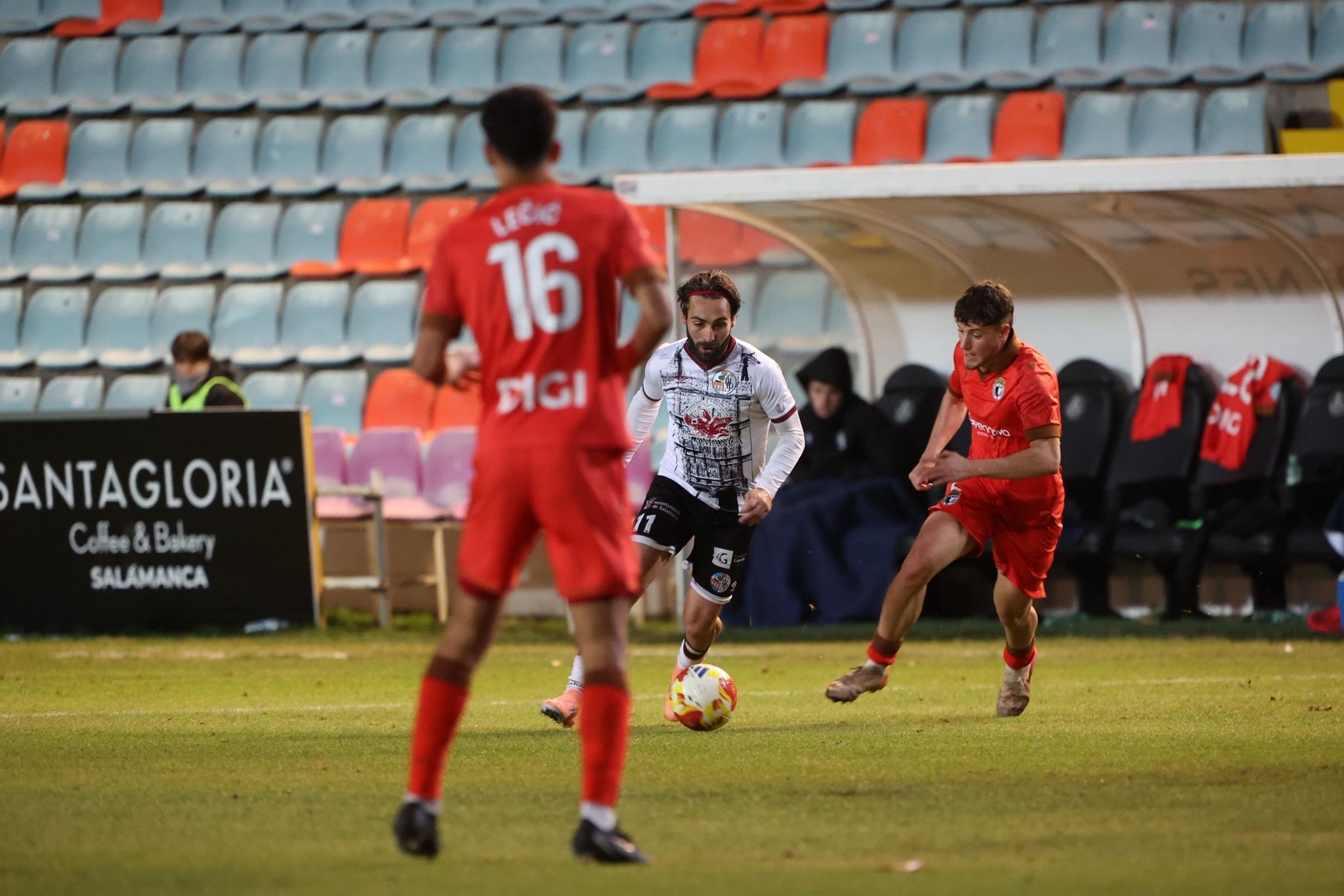 El partido entre el Salamanca CF UDS y el Burgos B, en imágenes