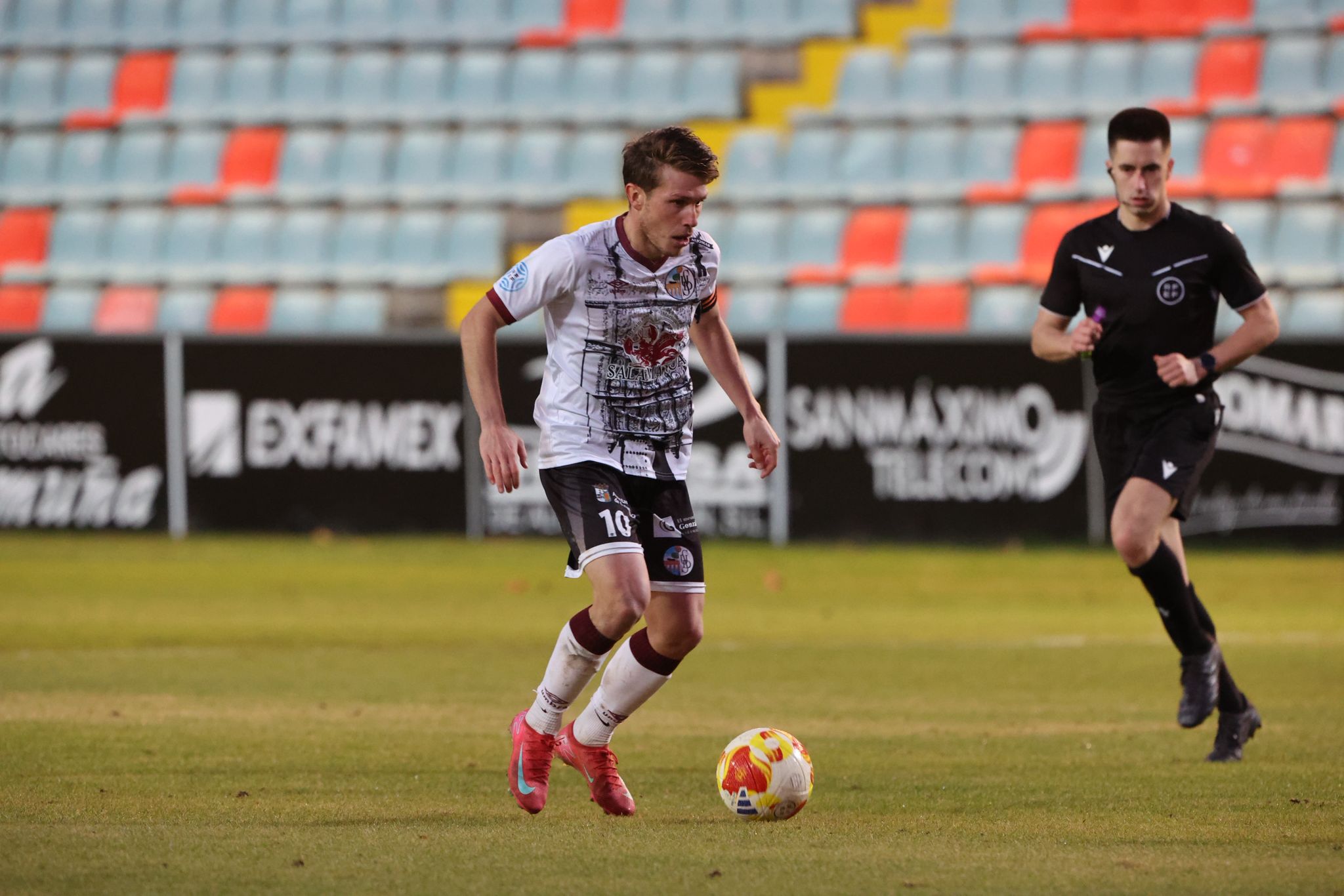 El partido entre el Salamanca CF UDS y el Burgos B, en imágenes
