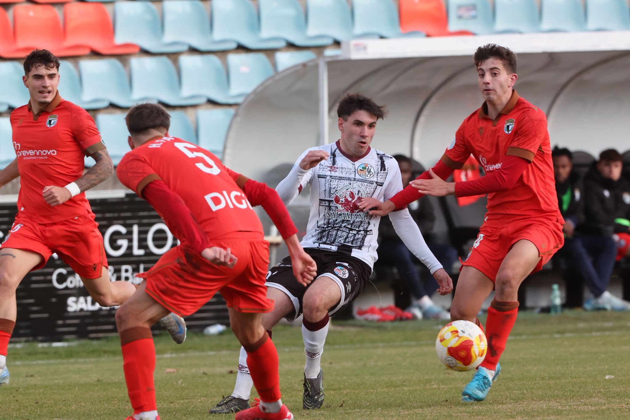 El partido entre el Salamanca CF UDS y el Burgos B, en imágenes