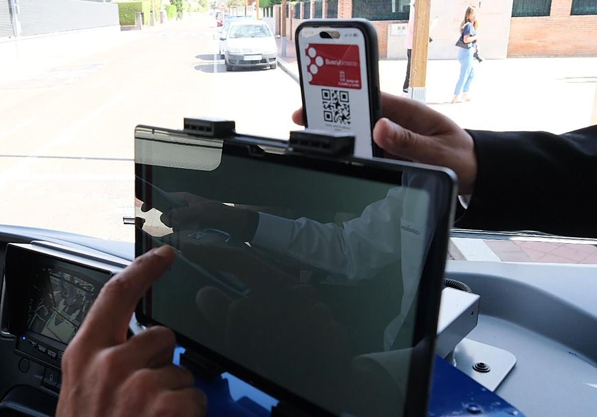 Usuario accede con código QR al sistema Buscyl.