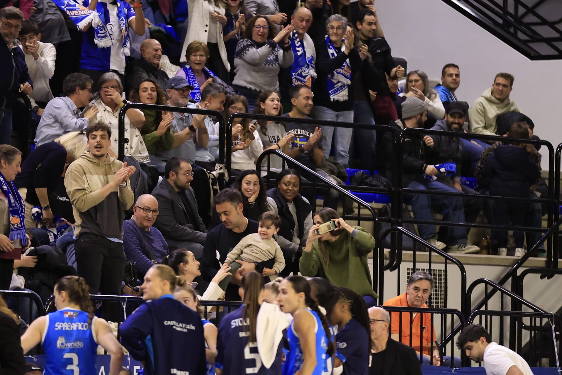 El partido entre Avenida y Valencia Basket, en imágenes