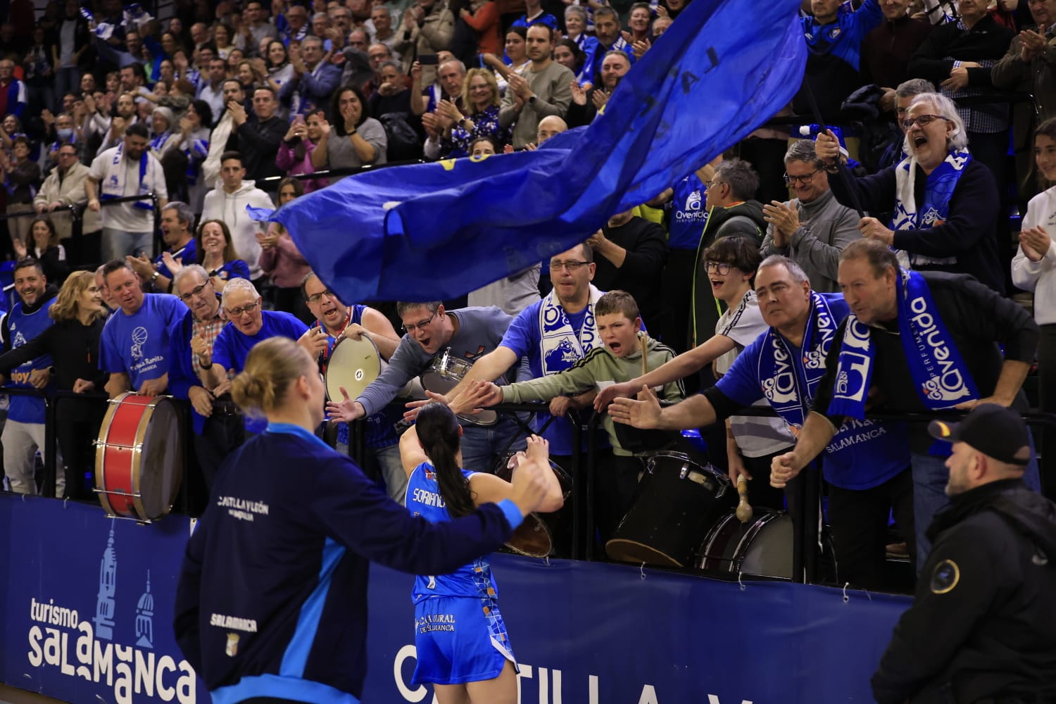 El partido entre Avenida y Valencia Basket, en imágenes