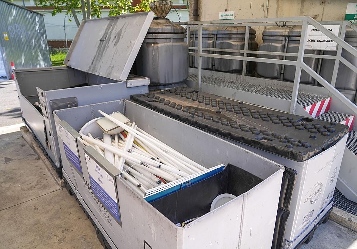 Imagen de archivo de un punto limpio.