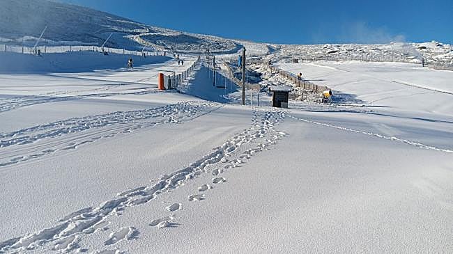 Imagen antes - Las 48 horas que torcieron el inicio de la temporada de esquí en Salamanca: de buena nieve a muy poca