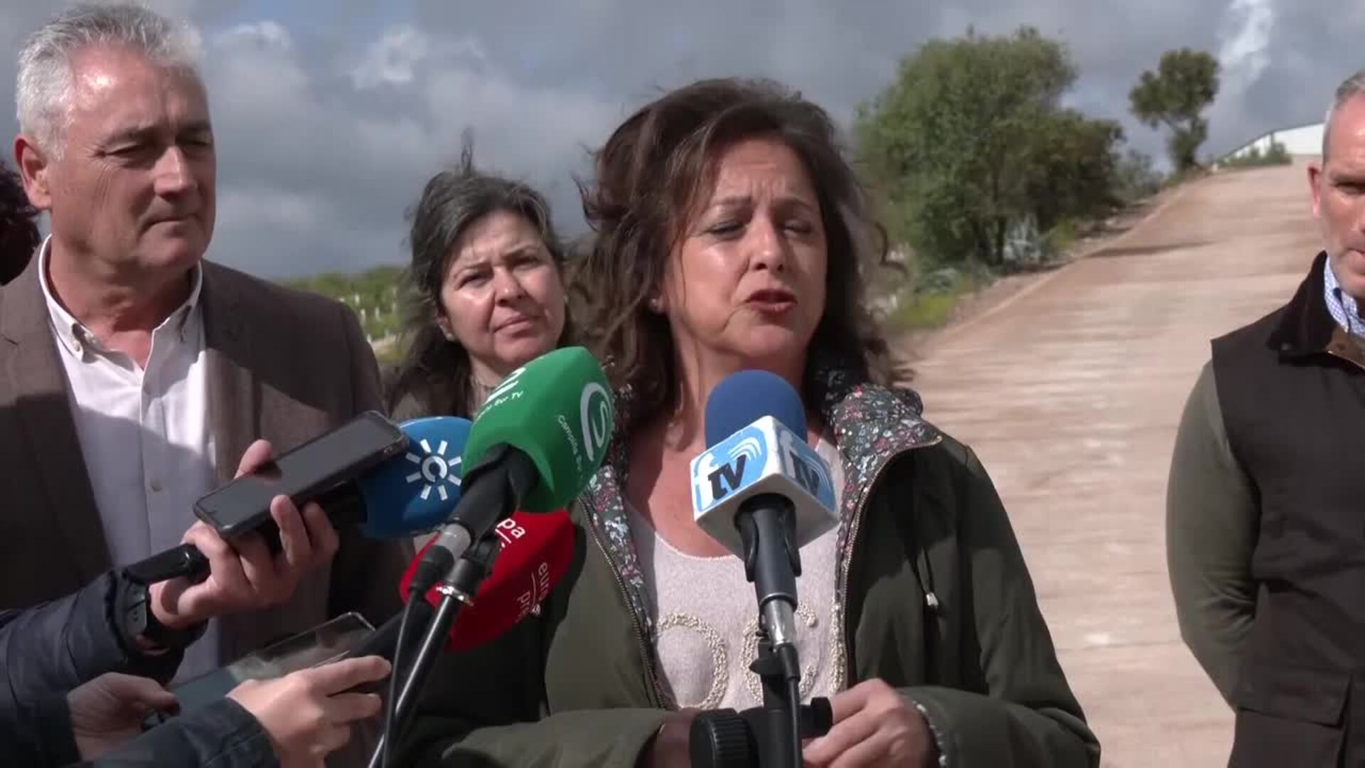 Catalina García inaugura una vía pecuaria en Fernán Núñez tras 515.000 euros de inversión