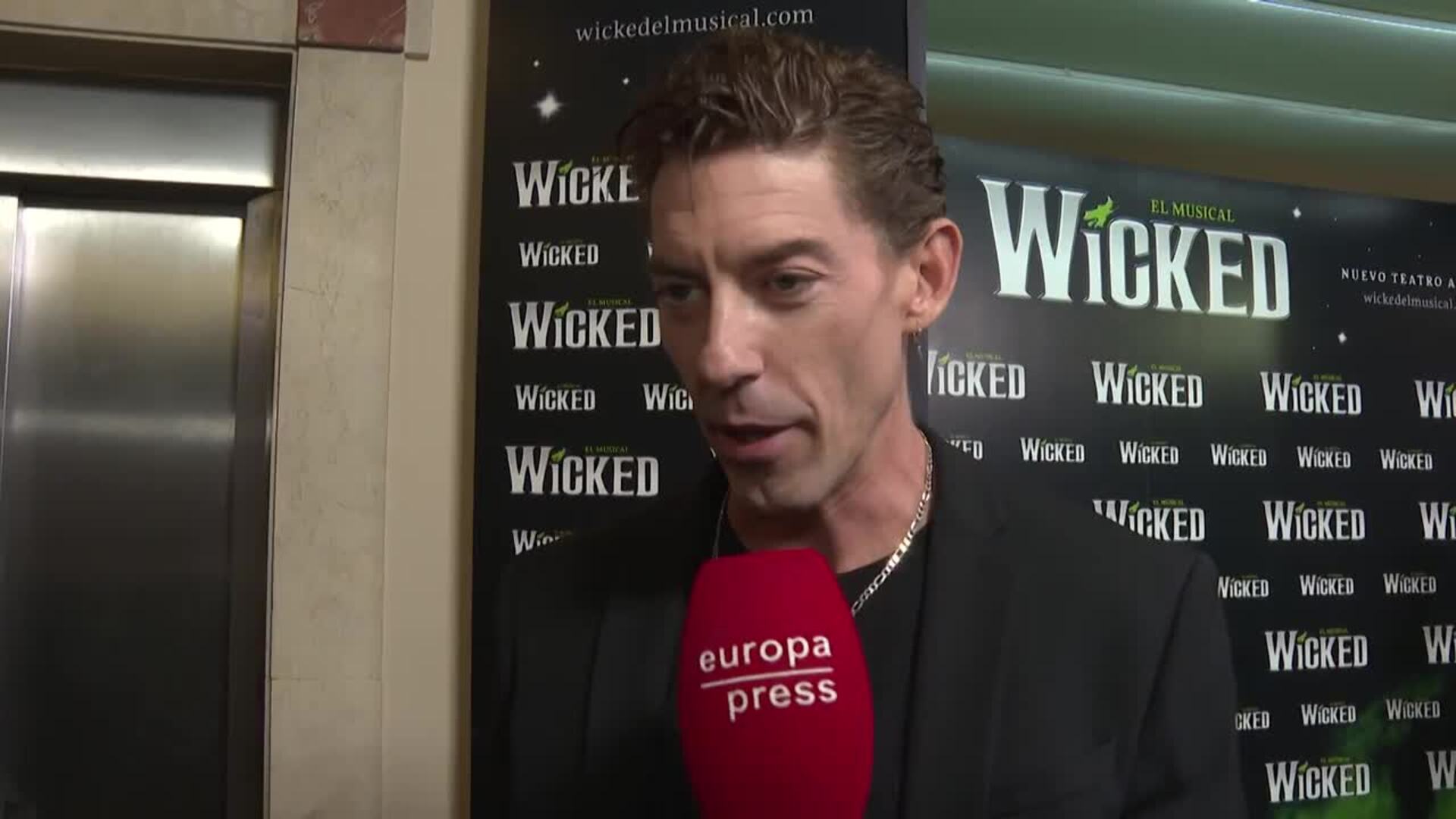 Adrián Lastra reaparece y explica los motivos de su cambio físico