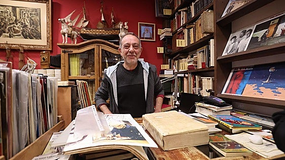La librería de Salamanca que ha guardado una carta del hijo de Colón y posee documentos del siglo XII