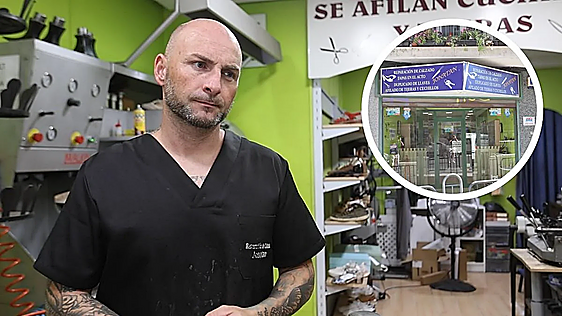 El empresario de Salamanca que creció entre zapatos y sueña con mantener un oficio en «peligro de extinción»