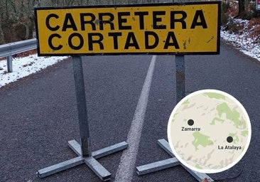 Corte de carretera en la provincia en una imagen de archivo y, a la derecha, la zona afecta en Salamanca.