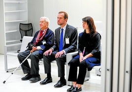 p Verurteilung. Der Oberste Gerichtshof hat den ehemaligen spanischen Botschafter in Venezuela, Raúl Morodo, zu zehn Monaten, seinen Sohn Alejo zu zwei Jahren Haft verurteilt. Vater und Sohn haben Steuern in Millionenhöhe aus Geschäften mit der staatlichen venezolanischen Ölgesellschaft PDVSA hinterzogen. EFE