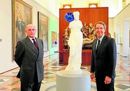 Bernard Ruiz-Picasso und Jeff Koons in der Ausstellung.