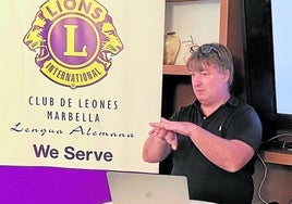 Dr. Reisbeck während seines Vortrages.
