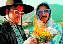 Das Duo Cosmic Wacho wird am 15. Mäz in Ronda auftreten.
