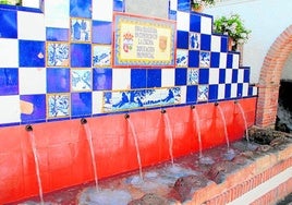 qQuellen.Die Fuente de los Siete Caños ist der Startpunkt der 'Wasserroute' durch Istán.