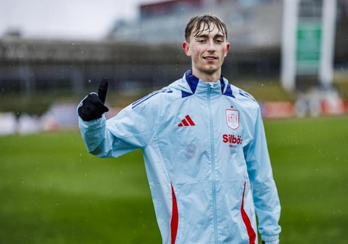 Spanienes Innenverteidiger Dean Huijsen.