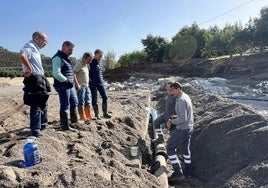 Reparaturarbeiten am Río Benamargosa im vergangenen November.