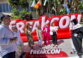 Präsentation der FreakCon 2025 im Palacio de Congresos de Torremolinos mit Jack Wise.