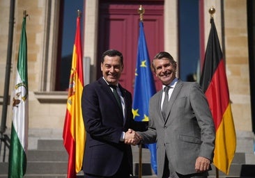 Juanma Moreno (l.) und Eric Beißwenger bei ihrem Treffen in Brüssel.