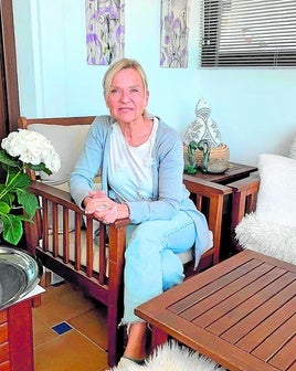 Die Leiterin des Residentenbüros, Katja Thirion, in ihrem Haus in Mijas.