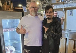 Hotelier Fernando Fernández und Salva Méndez.