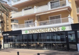 Die Opfer saßen mit der Frau auf der Terrasse des Restaurants, als der Täter das Feuer auf sie eröffnete.