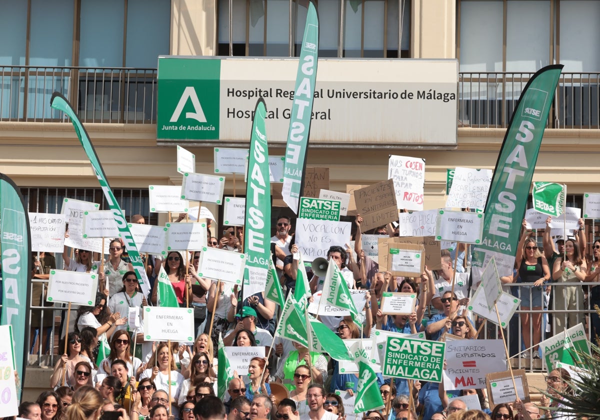 Pflegepersonal des Regionalkrankenhauses von Málaga streikt für 450 neue Arbeitsplätze