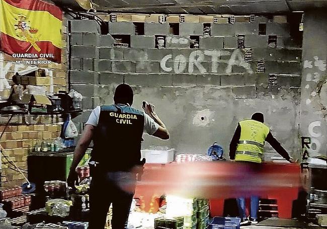 Beschlagnahmung von 23.000 Behältern mit Lachgas in Melilla.