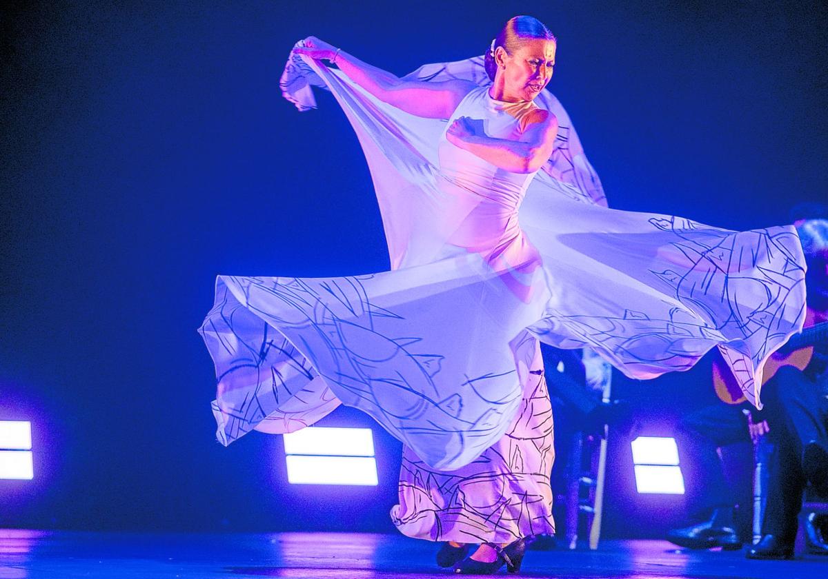 Die Flamenco-Tänzerin und Choreografin Sara Baras präsentiert in Málaga ihre Paco de Lucia gewidmete Show 'Vuela'.