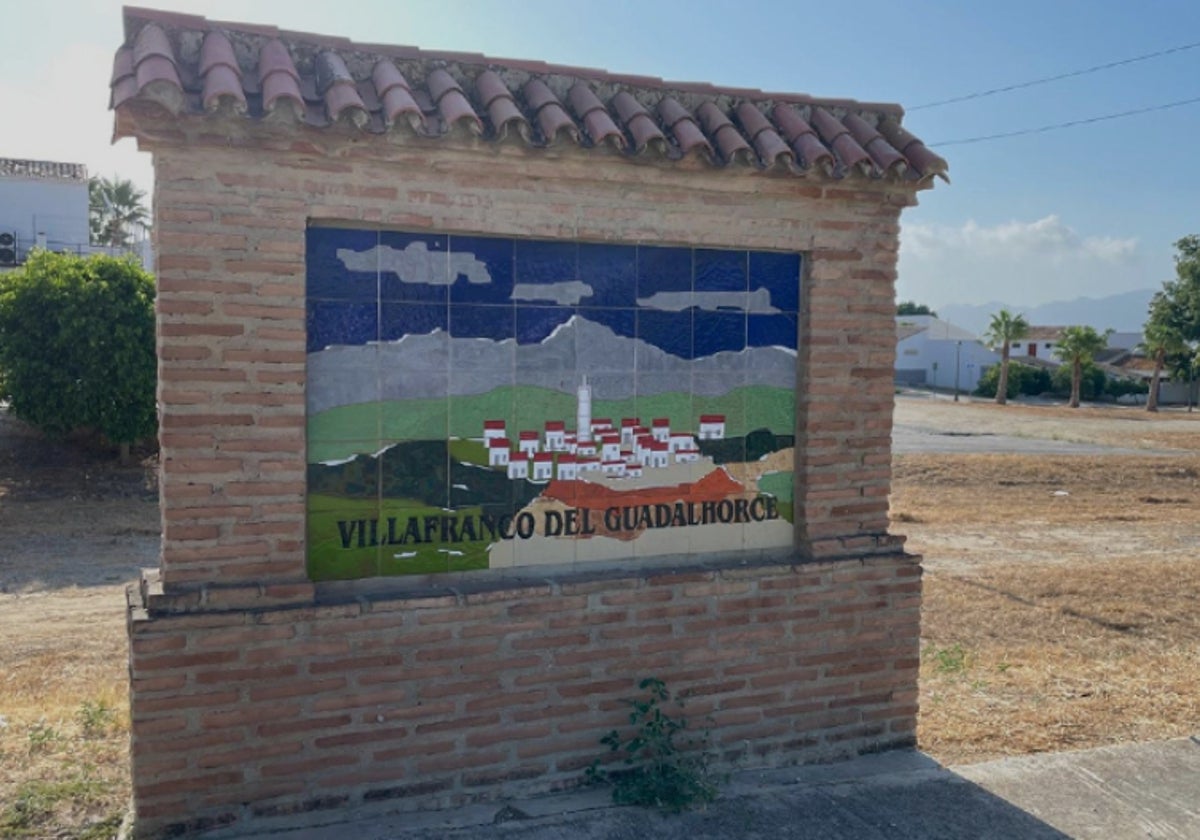 Eingangsschild zum Weiler Villafranco del Guadalhorce.
