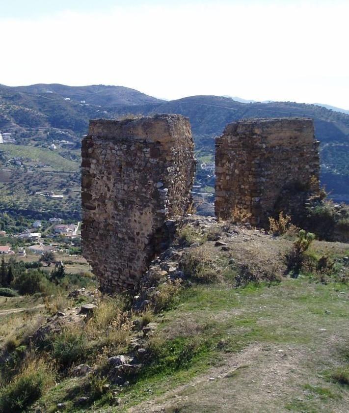 Imagen secundaria 2 - Ort von Mythen und Legenden: die Burg Zalia in Alcaucín im Hinterland der Provinz Málaga