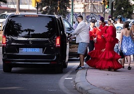 Für eine Hin- und Rückfahrt von Cortijo de Torres nach Alhaurín de la Torre berechnen die privaten Mietwagen (VTC) bis zu 130 Euro.