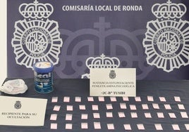 Pärchen in Ronda bei einer Fahrzeugkontrolle mit 43 Tütchen Kokain festgenommen