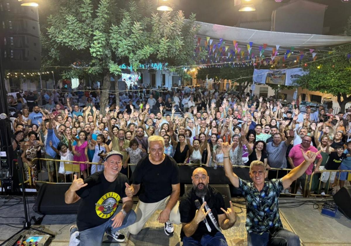 Die Band Pop FM wird mit Hits aus dem 1980er- und 90er-Jahren in El Burgo einheizen.