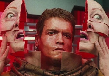 Arnold Schwarzenegger in einer legendären Szene aus „Die totale Erinnerung - Total Recall«, dem Titel seines Vortrags bei SDCCM.