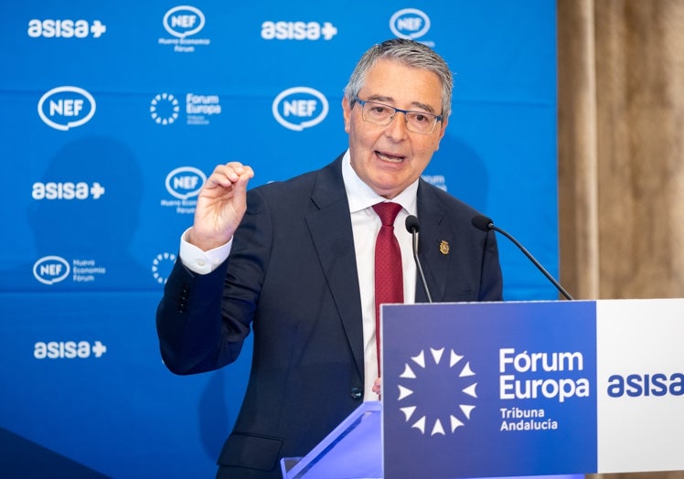 Der Präsident der Provinzverwaltung, Francisco Salado, während des Fórum Europa Tribuna Andalucía.