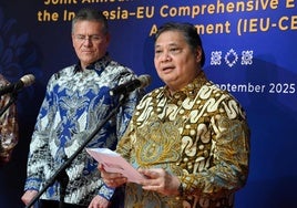 Airlangga Hartarto (r.) und Maros Sefcovic (l.) am Dienstag in Bali.