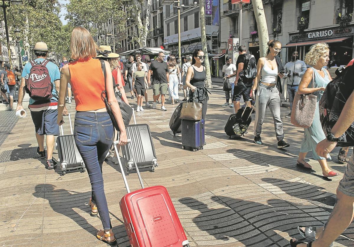 Airbnb, Hotels, Spekulanten - Die Mieten in Spanien steigen ohne Ende