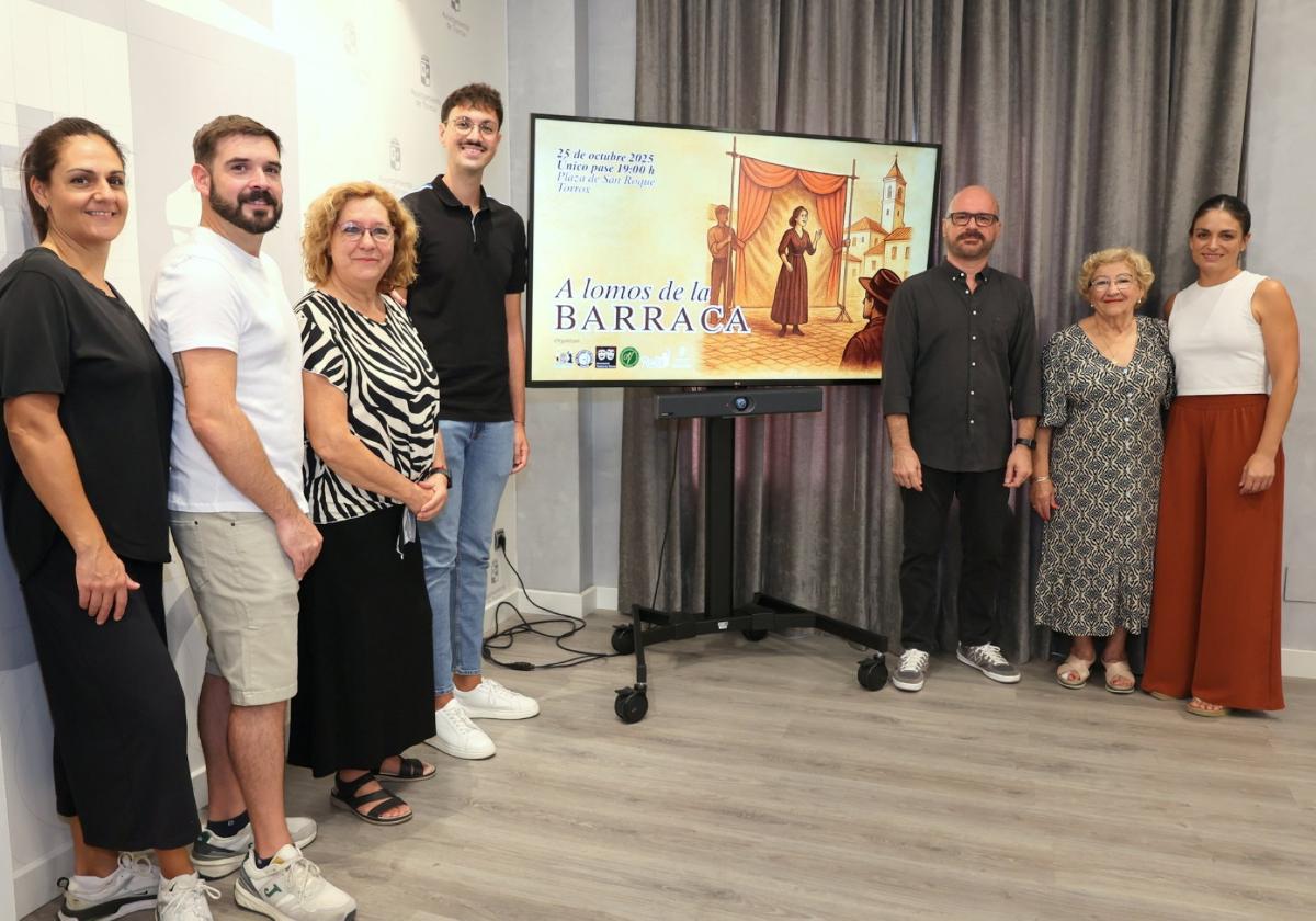 Über 100 Personen zeigen historische Aufführung in den Straßen von Torrox