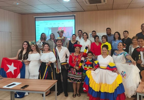 Bei dem Festival können Besucher die Gastronomie, die Musik und die Bräuche der teilnehmenden Länder genießen.