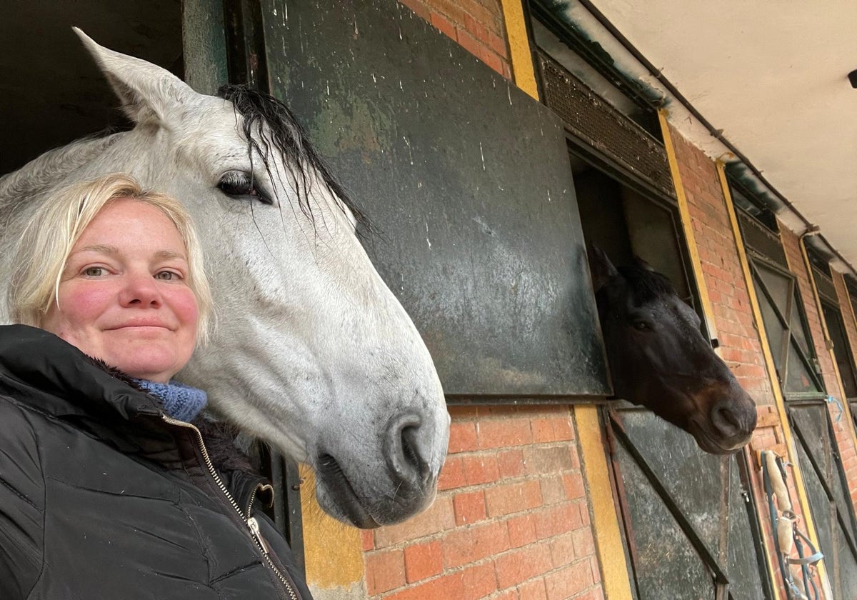 Tania Pamies hat ein privates Reitsportzentrum in Valdemorillo, Madrid.