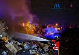 Die Feuerwehrleute waren mehrere Stunden mit dem Löschen des Brands beschäftigt.