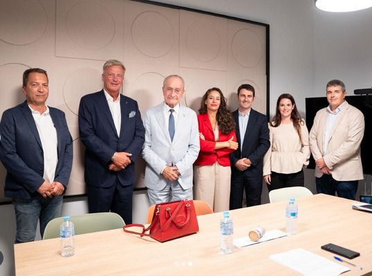 Vorstellung des Unternehmens in Anwesenheit von Málaga Bürgermeister De la Torre.